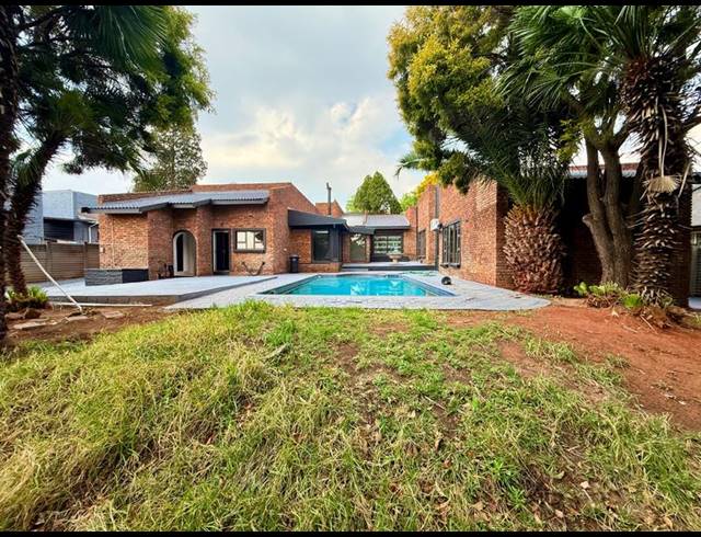 4 BEDROOM HOUSE FOR SALE IN VANDERBIJLPARK SE 3
